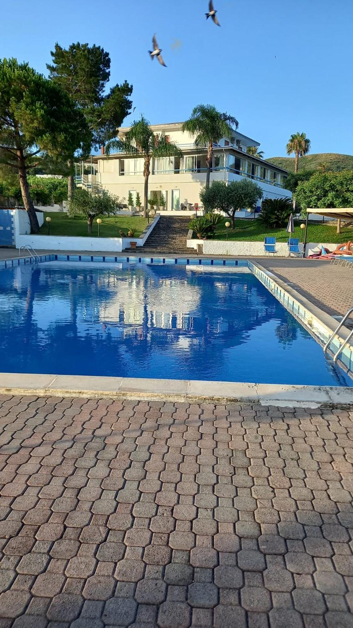 Hotel La Tombola Agropoli Exteriör bild
