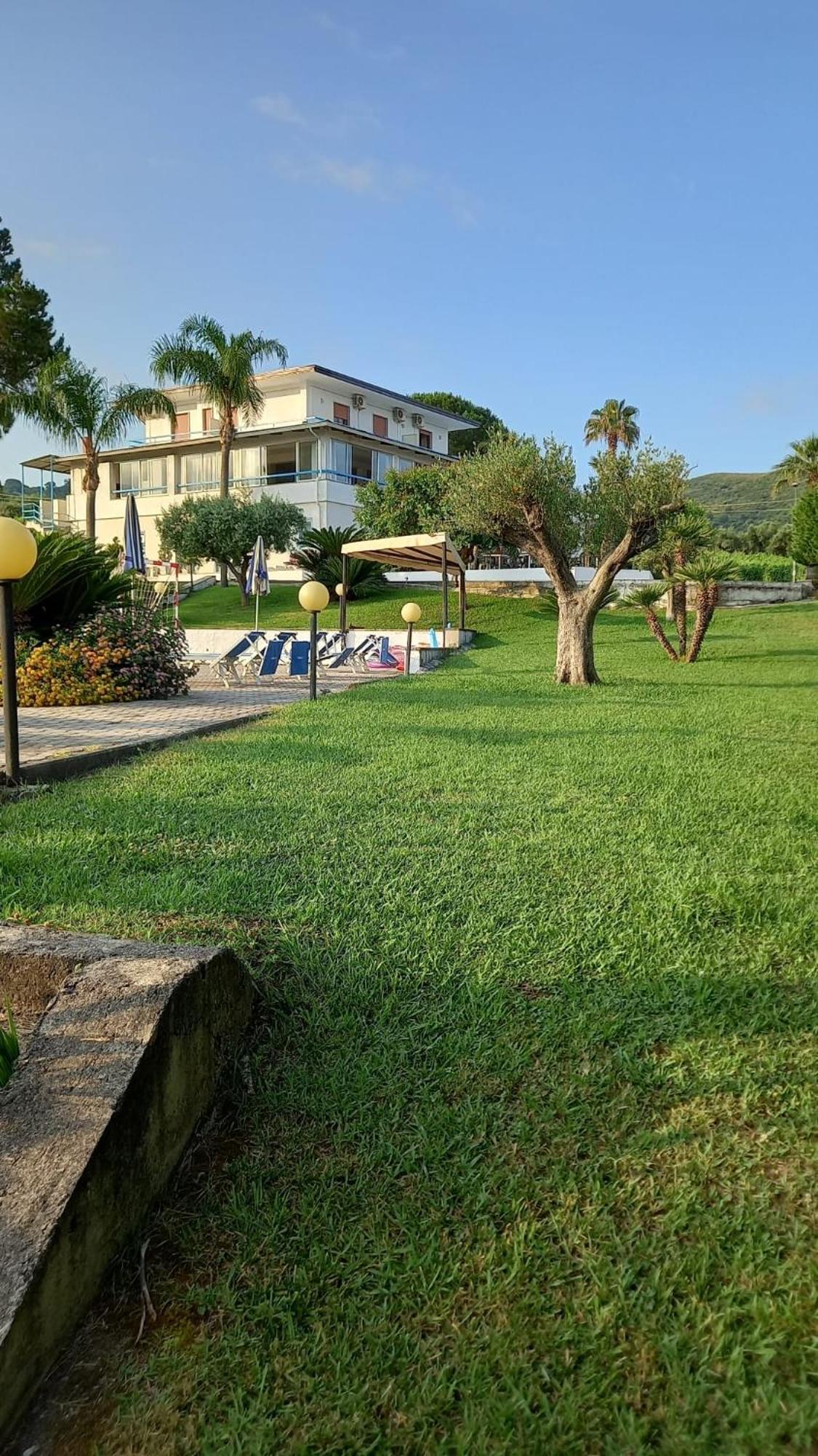 Hotel La Tombola Agropoli Exteriör bild